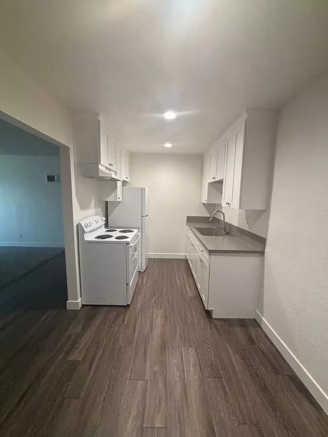2 Beds • 1 Bath C16 floor plan