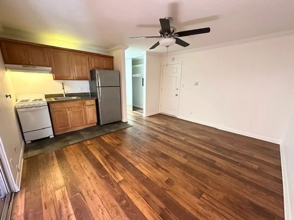 Studio • 1 Bath 06 floor plan