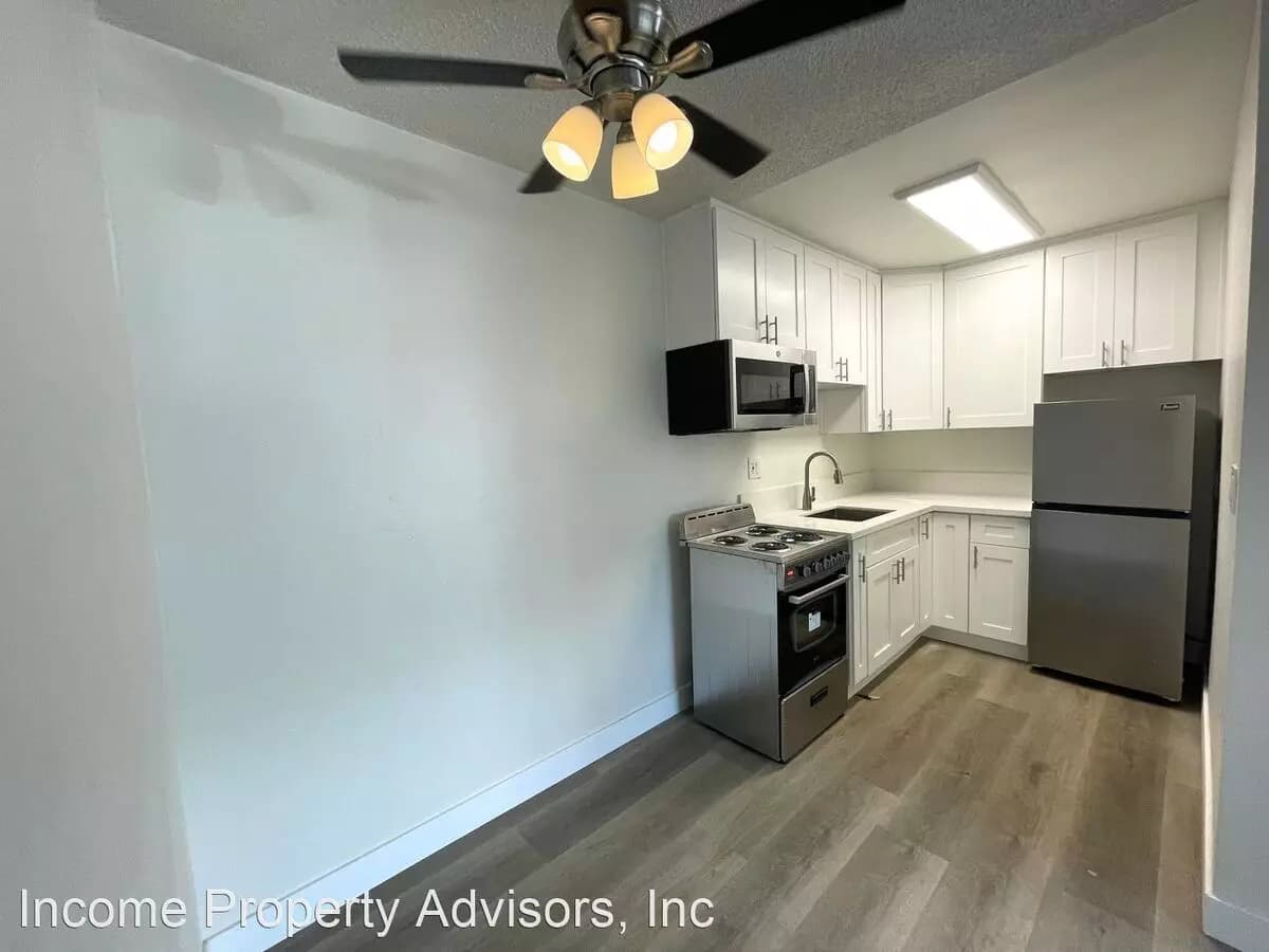 Renovated Studio floor plan