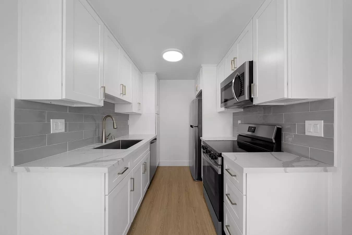 1 Bed • 1 Bath 02 floor plan