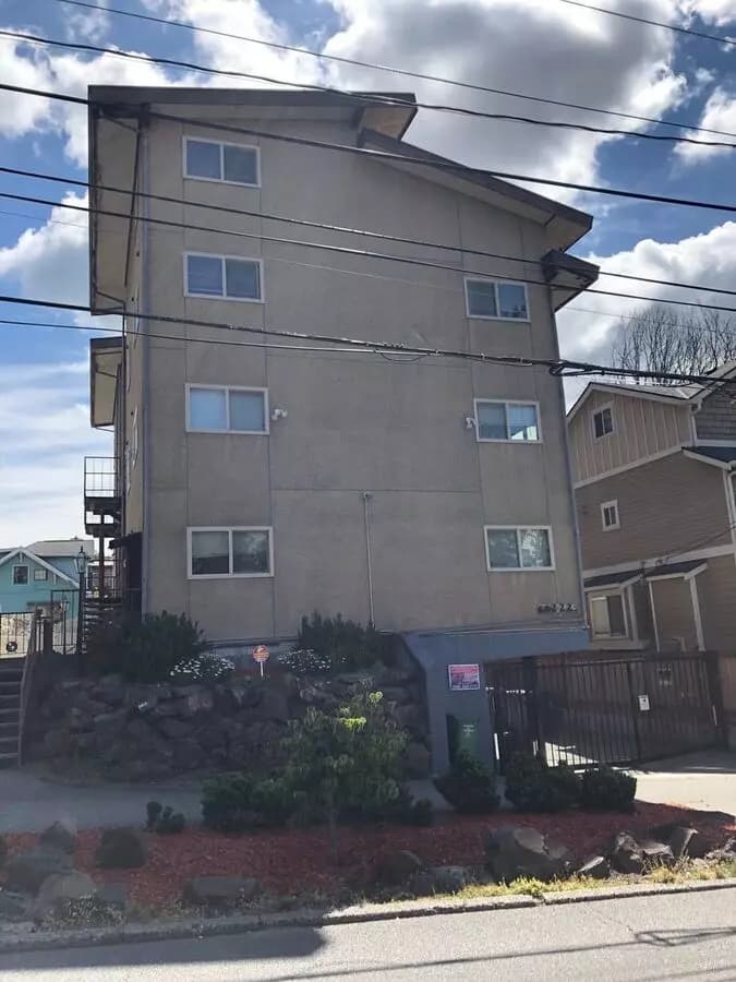2 Beds • 1 Bath 6 floor plan