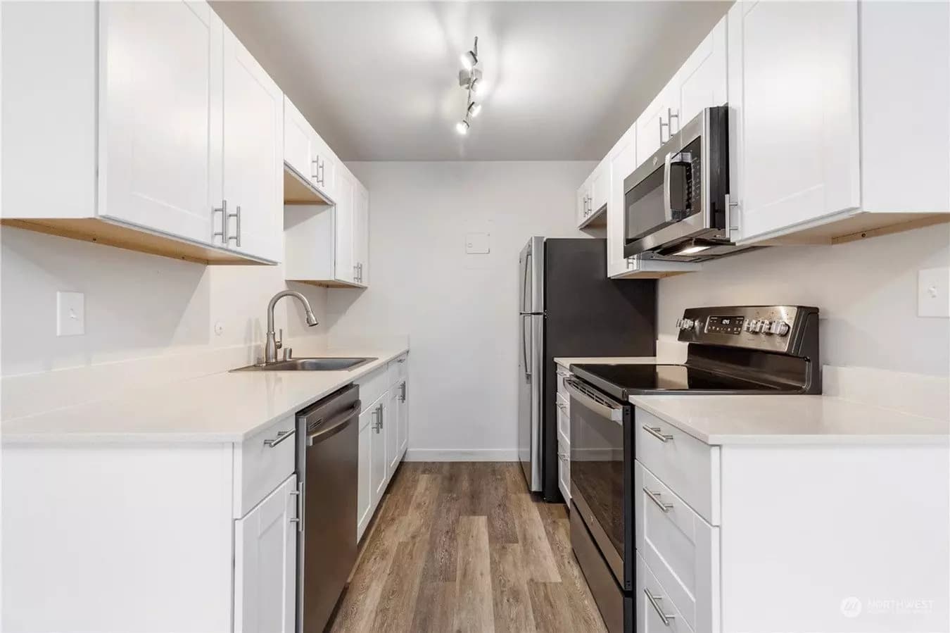 2 Beds • 1 Bath 9 floor plan