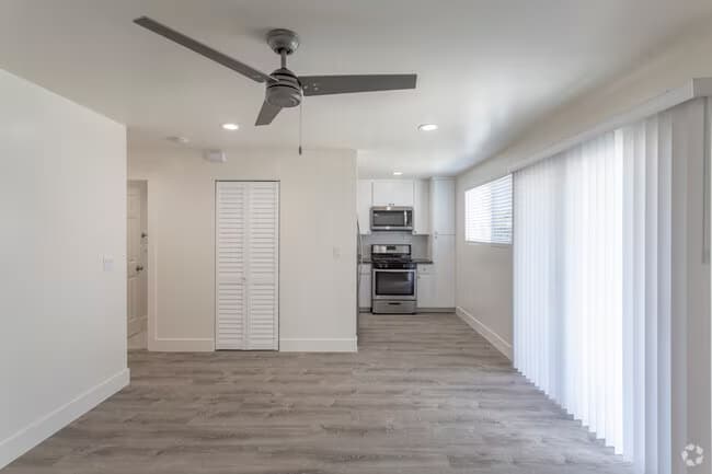 Unit 606 704 floor plan