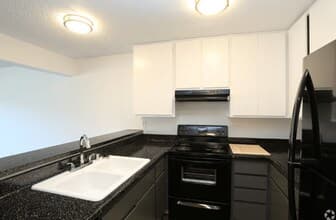 1 Bed 1 Bath Classic 2370-005 floor plan