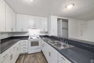 2 Bed 1 Bath Classic 2440-022 floor plan