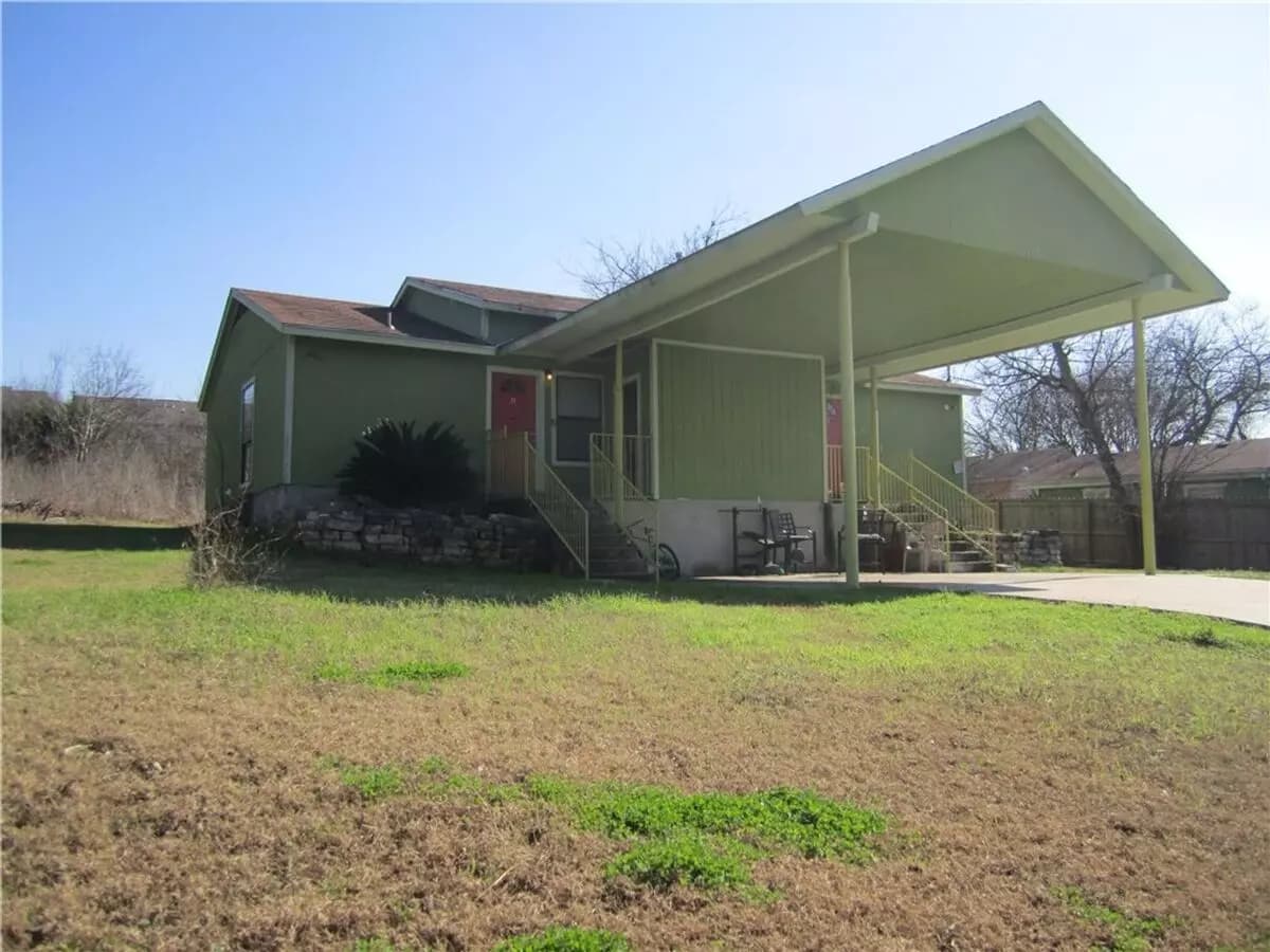 2 Beds • 1 Bath B floor plan