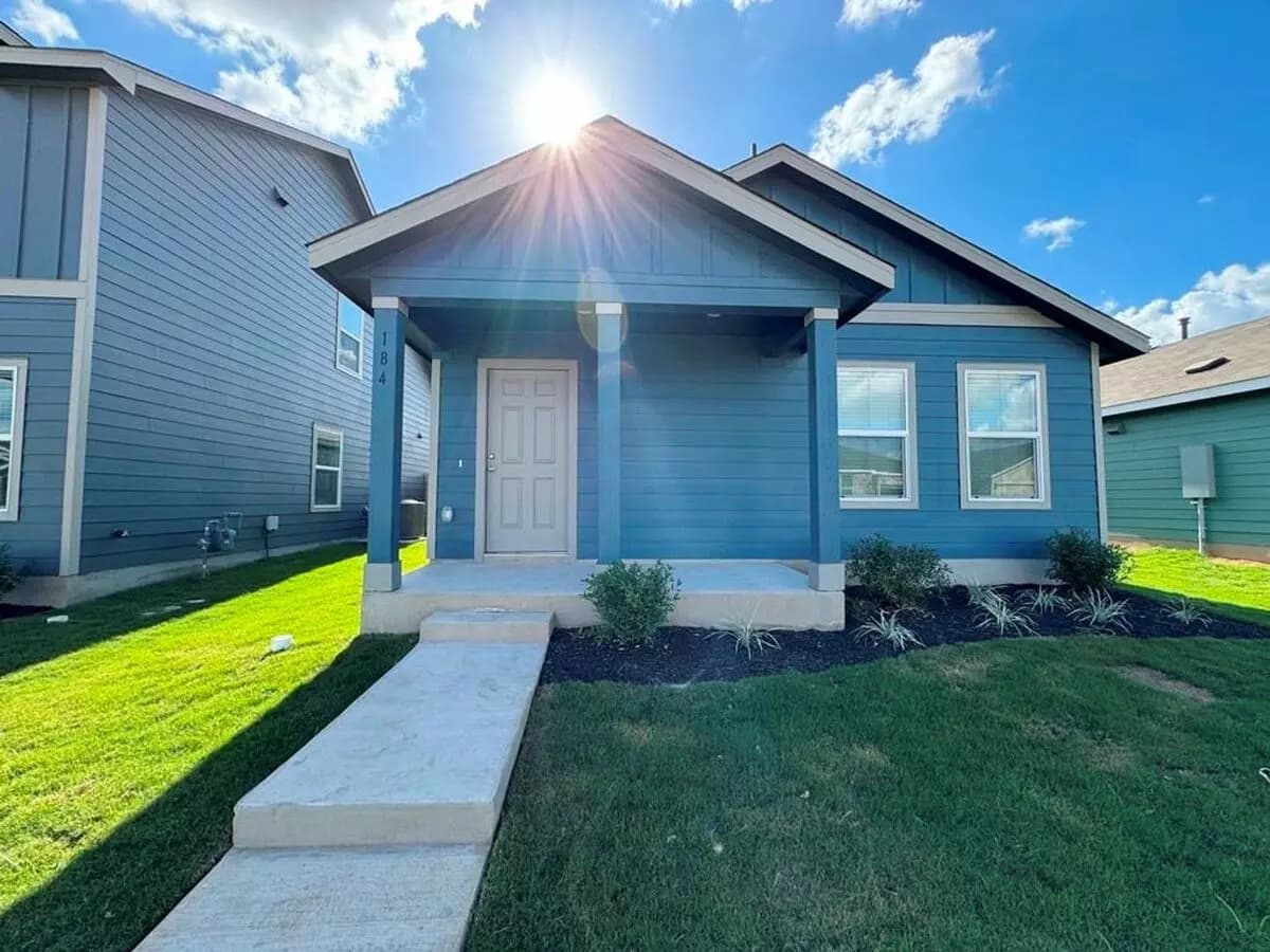 3 Beds • 2 Baths floor plan