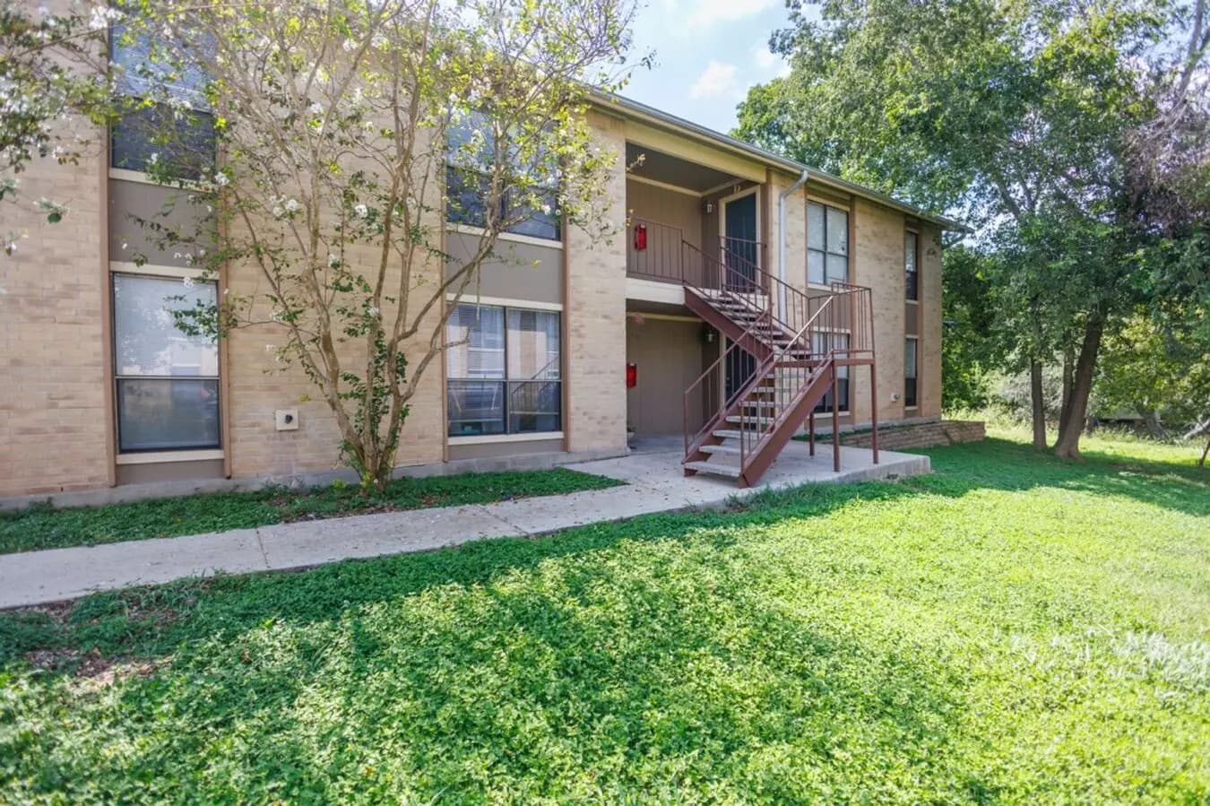 2 Beds • 1 Bath floor plan