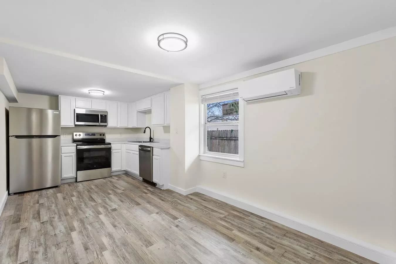 1 Bed • 1 Bath B floor plan