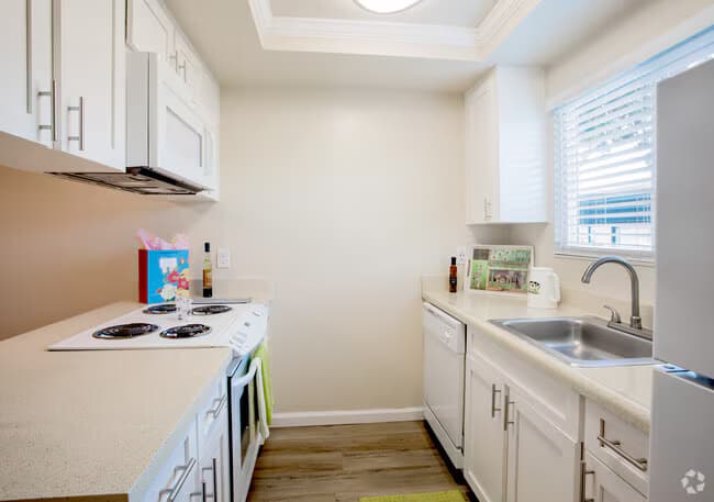 1 bedroom/ 1 bath 52 floor plan