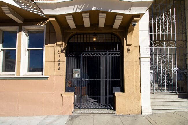 1 Bed 1 Bath 5 floor plan
