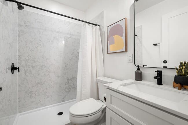 Double Room in 5 Bed x 2 Bath Unit floor plan